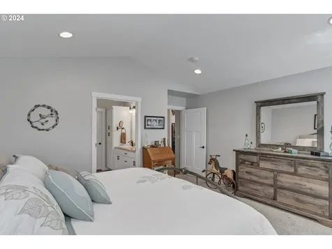 2143 Se Academy Street Dallas OR 97338