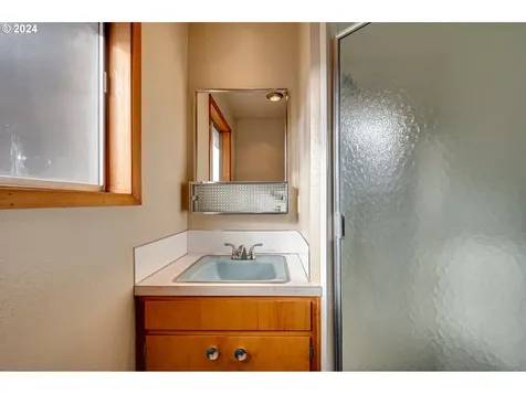 1617 NE 65th Street Vancouver WA 98665