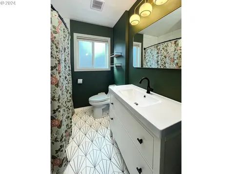 1335 NE 77th Avenue Portland OR 97213