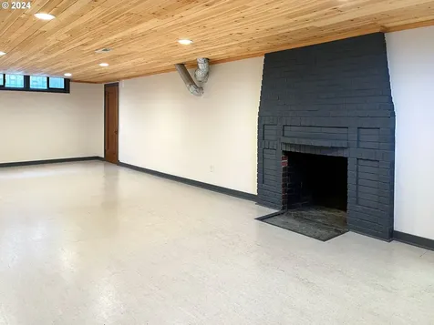1335 NE 77th Avenue Portland OR 97213