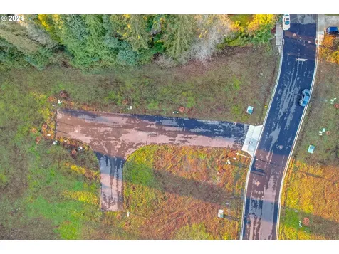 1463 -1469 Barn Court Woodburn OR 97071
