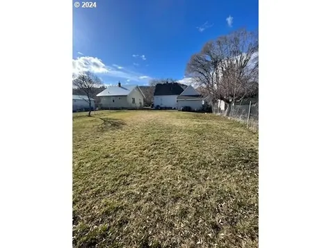 2809 N 1st Street La Grande OR 97850