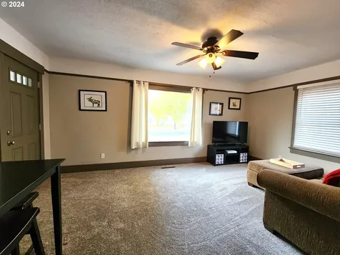 2809 N 1st Street La Grande OR 97850