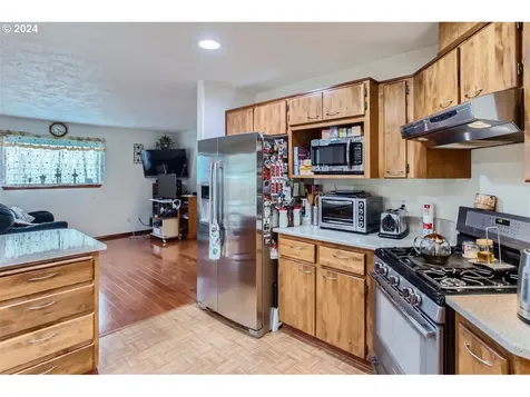 329 Ne 132nd Court Portland OR 97230