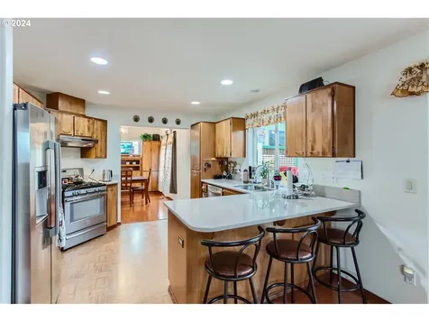 329 Ne 132nd Court Portland OR 97230