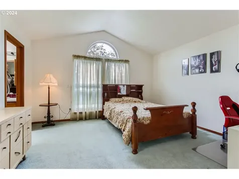 329 Ne 132nd Court Portland OR 97230