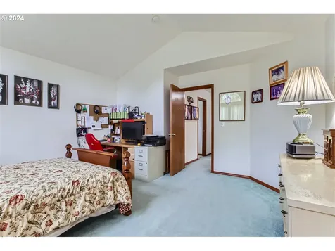 329 Ne 132nd Court Portland OR 97230