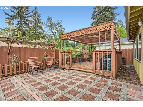 329 Ne 132nd Court Portland OR 97230