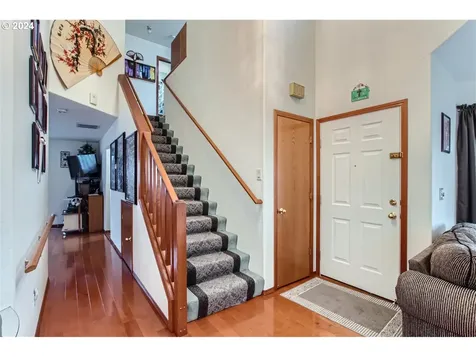 329 Ne 132nd Court Portland OR 97230