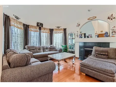 329 Ne 132nd Court Portland OR 97230