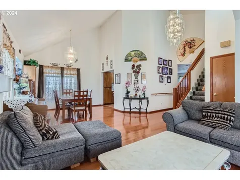 329 Ne 132nd Court Portland OR 97230