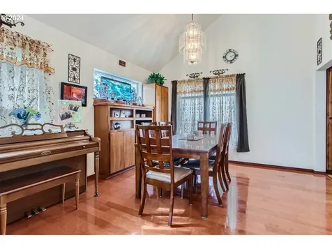 329 Ne 132nd Court Portland OR 97230