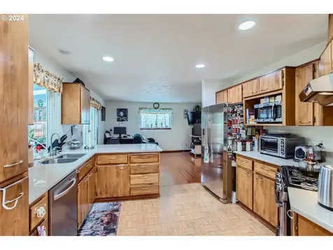 329 Ne 132nd Court Portland OR 97230