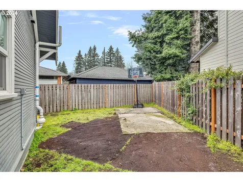 354 NE 4th Avenue Canby OR 97013