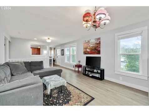 354 NE 4th Avenue Canby OR 97013