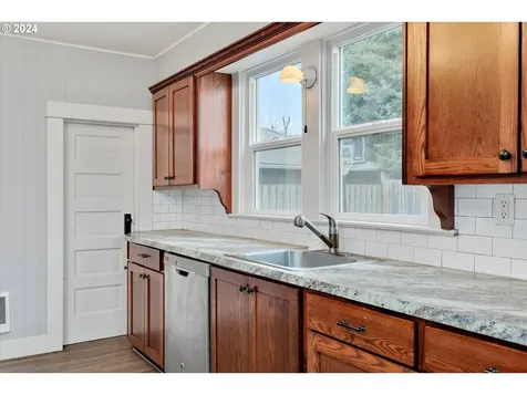 354 NE 4th Avenue Canby OR 97013