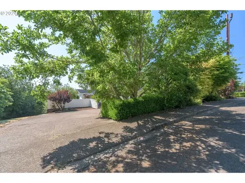 500 W 26th Avenue Eugene OR 97405