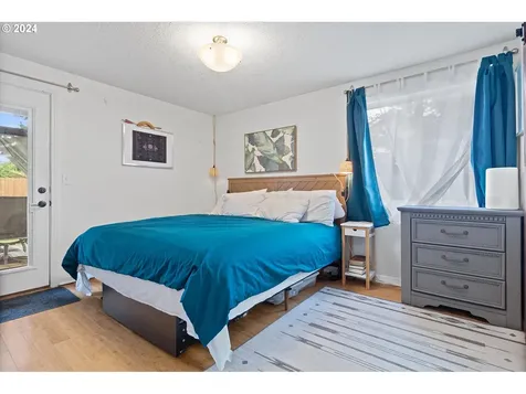 6822 Se Duke Street Portland OR 97206