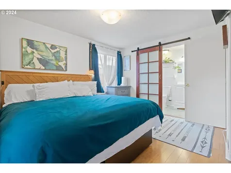 6822 Se Duke Street Portland OR 97206