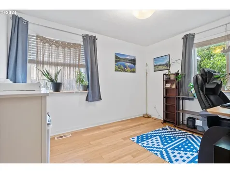 6822 Se Duke Street Portland OR 97206
