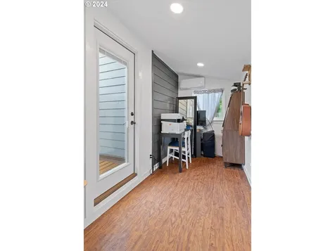 6822 Se Duke Street Portland OR 97206