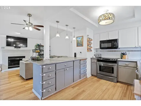 6822 Se Duke Street Portland OR 97206