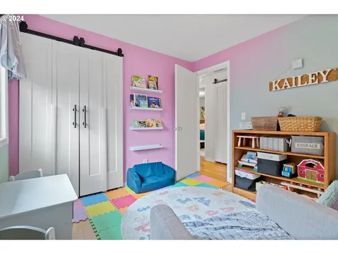 6822 Se Duke Street Portland OR 97206