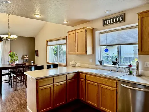 2656 Kalmia Street Eugene OR 97404