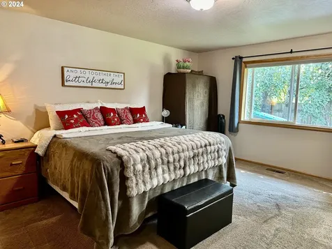 2656 Kalmia Street Eugene OR 97404