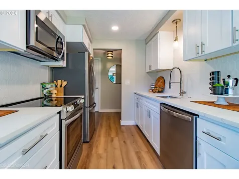 2269 E Irwin Way Eugene OR 97402