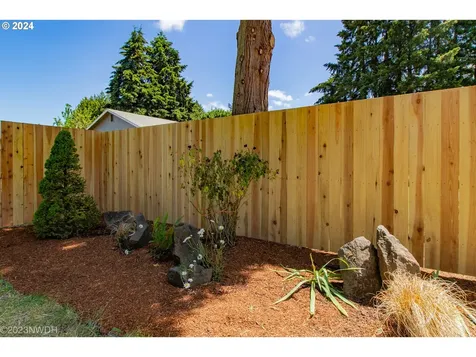 2269 E Irwin Way Eugene OR 97402