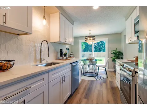 2269 E Irwin Way Eugene OR 97402