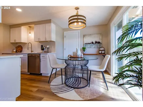 2269 E Irwin Way Eugene OR 97402
