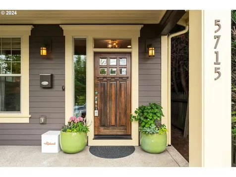 5715 N Bowdoin Street Portland OR 97203
