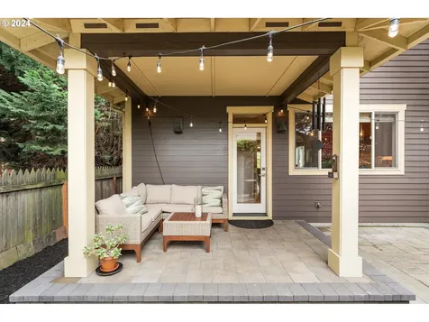 5715 N Bowdoin Street Portland OR 97203