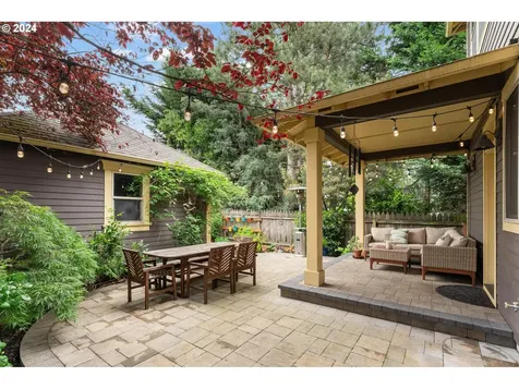 5715 N Bowdoin Street Portland OR 97203