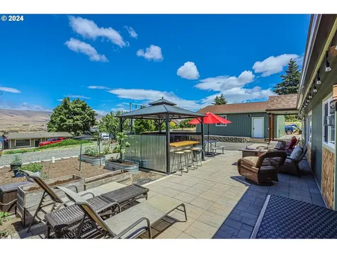 2624 E 10th Street The Dalles OR 97058