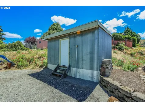 2624 E 10th Street The Dalles OR 97058
