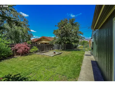2624 E 10th Street The Dalles OR 97058
