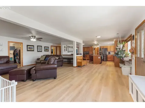 2624 E 10th Street The Dalles OR 97058