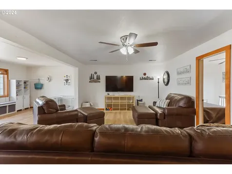 2624 E 10th Street The Dalles OR 97058