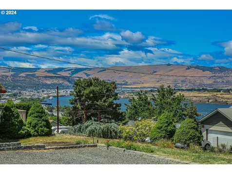 2624 E 10th Street The Dalles OR 97058