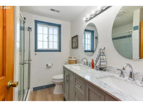 2624 E 10th Street The Dalles OR 97058
