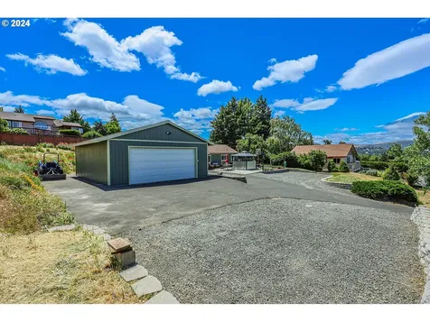 2624 E 10th Street The Dalles OR 97058