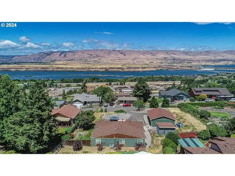 2624 E 10th Street The Dalles OR 97058