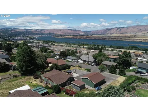 2624 E 10th Street The Dalles OR 97058