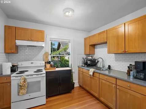 1332 Se Birch Street Portland OR 97214