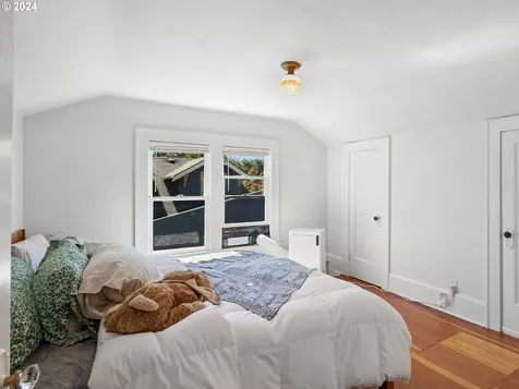 1332 Se Birch Street Portland OR 97214