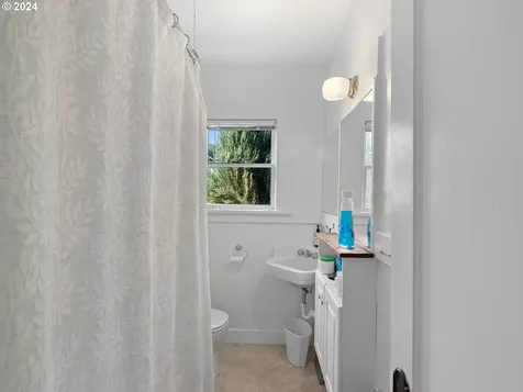 1332 Se Birch Street Portland OR 97214