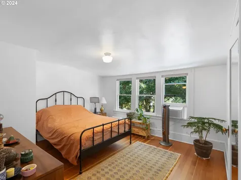 1332 Se Birch Street Portland OR 97214